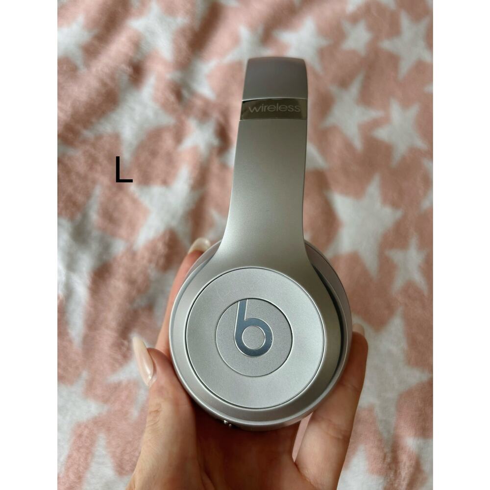 Silver Beats by Dr. Dre Solo 3 Wireless On-Ear Headphones - Picture 7 of 12